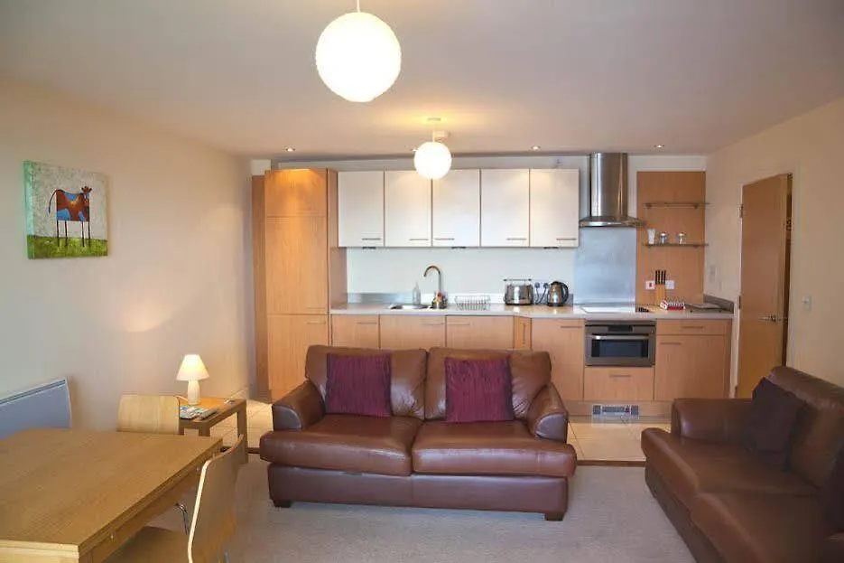 Bayview Apartments Sports Village Cardiff Free Parking & Free Wi Fi 영국
